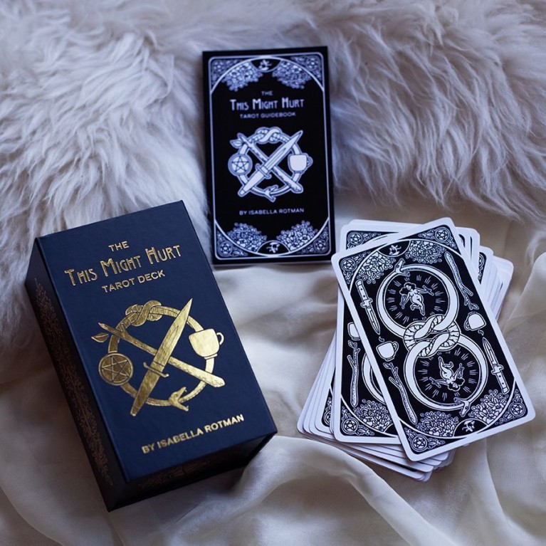 Это Может Быть Больно (жемчужный голографический срез) / This Might Hurt Tarot 